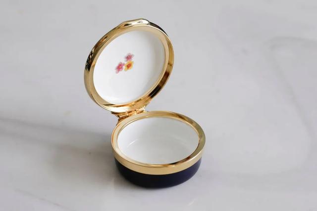 凯特、戴妃同款手镯，英国王室都爱的瓷器，情人节送礼大气有格调