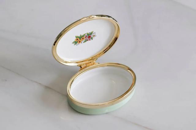 凯特、戴妃同款手镯，英国王室都爱的瓷器，情人节送礼大气有格调