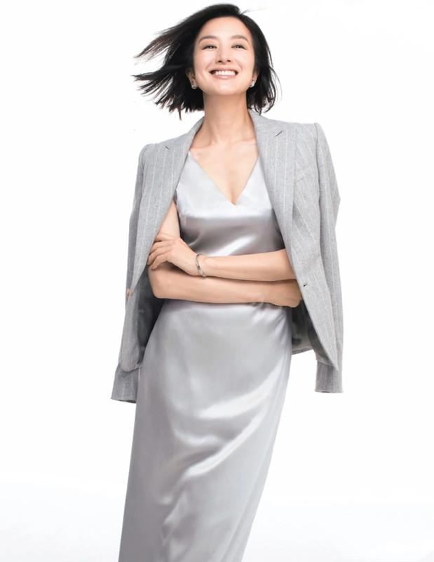 她常年稳居“日本最美女星排行榜”前三,一头短发仍成时尚圈宠儿