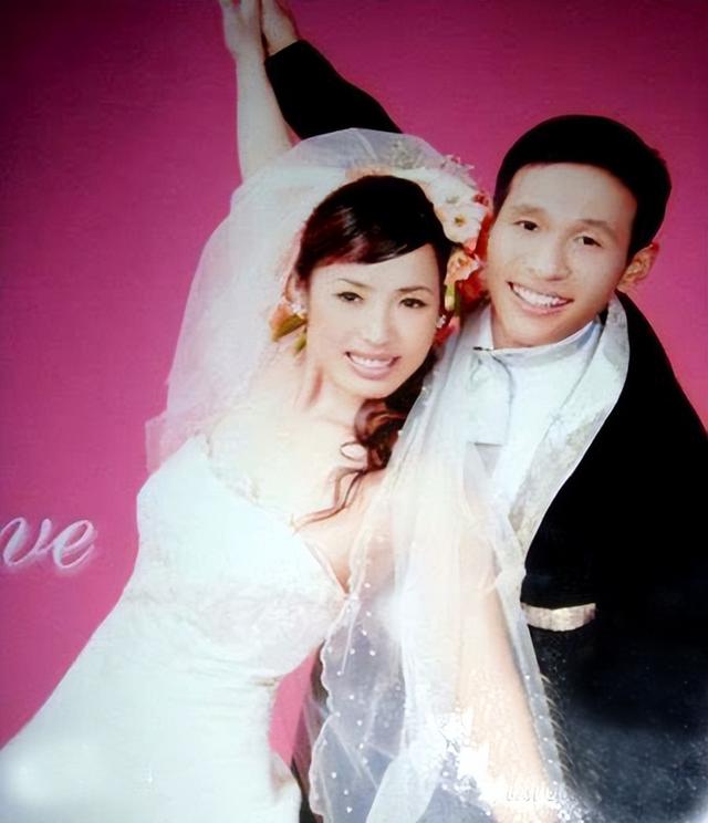 宋小宝离婚11年：他再婚生龙凤胎，后遭误诊，前妻霍晓红现状如何