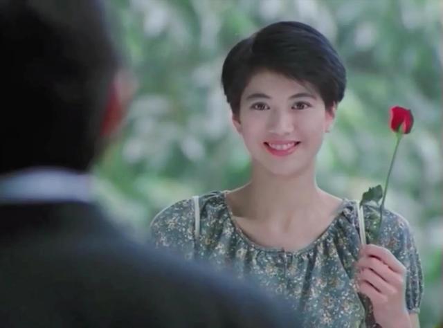 港圈“一眼万年”的短发美女，只服这12位，惊艳洋气，又美又酷帅