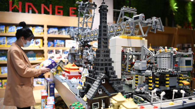 百亿积木市场澄海占一半，“玩具之都”能否跑出中国乐高｜小城故事