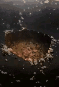 美女在泳池边跳舞，下一秒把我逗笑了，太搞笑了