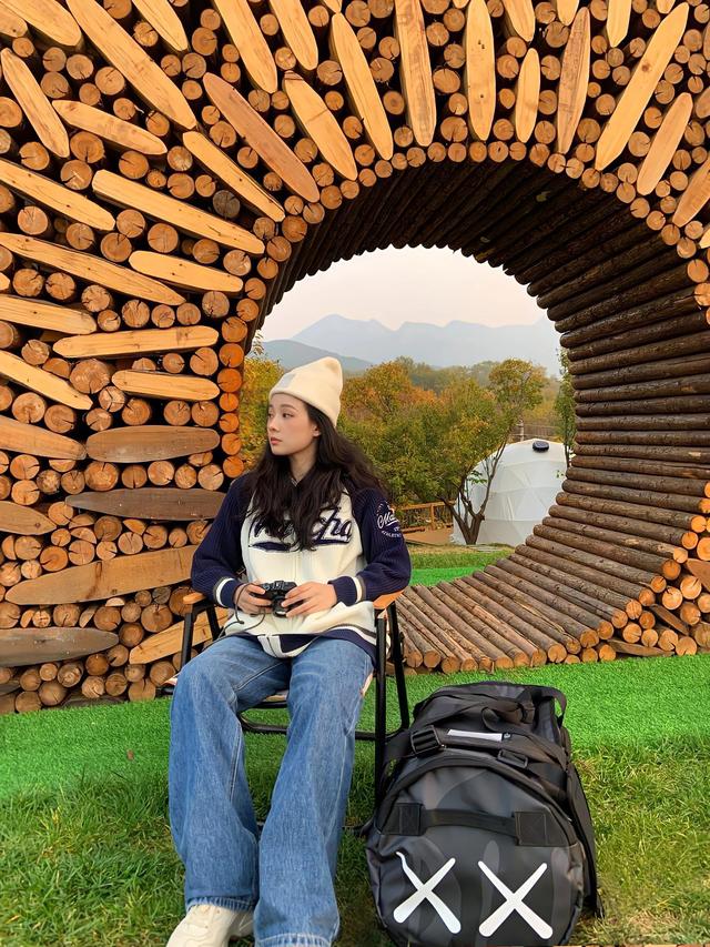 清纯靓丽女明星鲁照华，甜妹子瞬变酷妹，休闲露营东方绿舟