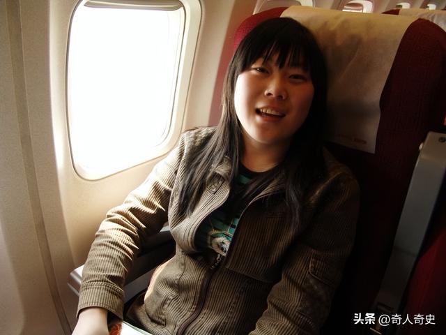 母智障父瘫痪，自杀未遂27岁创业，上春晚的西单女孩今成上亿总裁