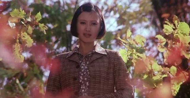 苦命女人年轻丧夫,因长得漂亮被三个男人看上,却选了个穷小子