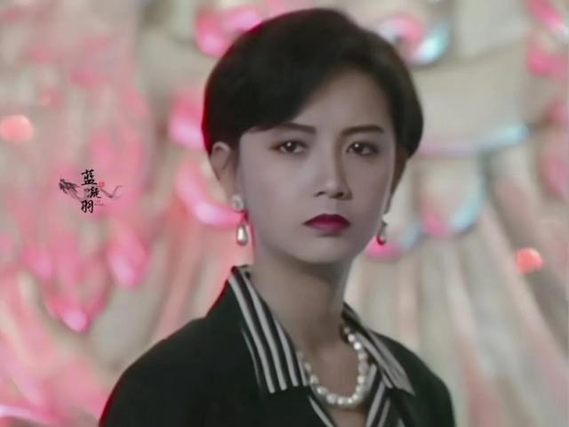 港圈“一眼万年”的短发美女，只服这12位，惊艳洋气，又美又酷帅