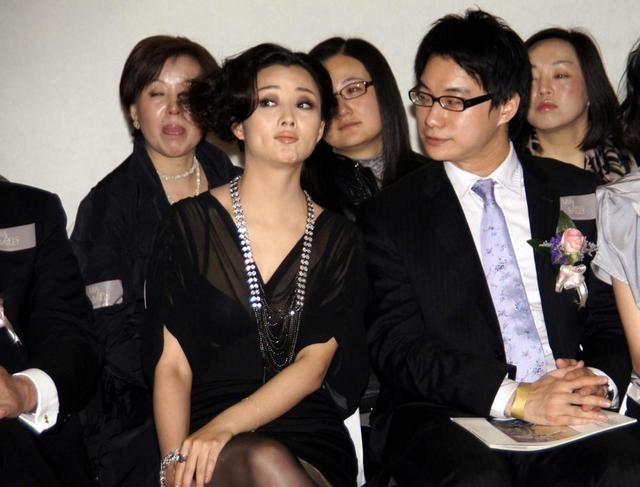 女演员殷桃:前夫是贪官,前男友是黑老大,她的眼光怎么这么独到