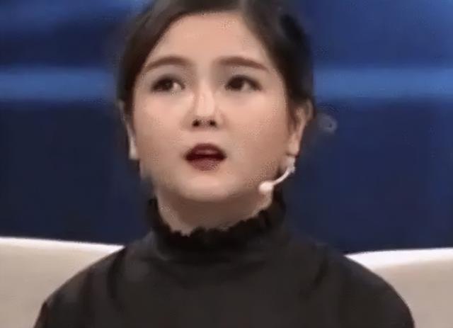 “最美袖珍人”黄韵伊,1米35酷似女明星,年入百万仍然单身