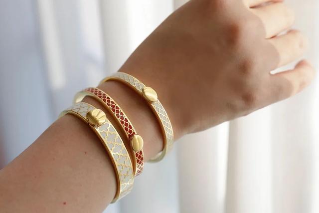 凯特、戴妃同款手镯，英国王室都爱的瓷器，情人节送礼大气有格调