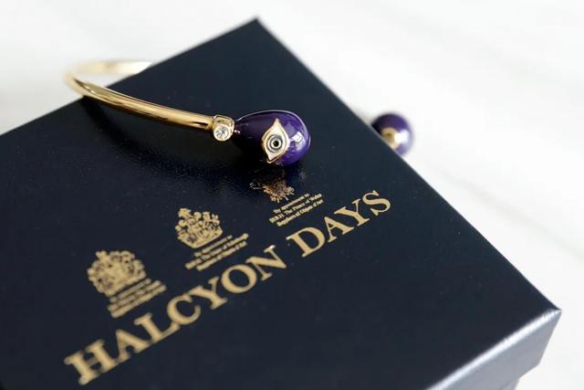 凯特、戴妃同款手镯，英国王室都爱的瓷器，情人节送礼大气有格调