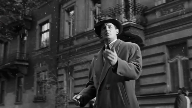 《辛德勒的名单》你不知道的细节！红衣小女孩代表的意义是什么？