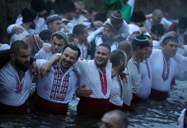 从欧洲火药桶，到欧洲子宫——保加利亚：美女之国，因何沉沦？
