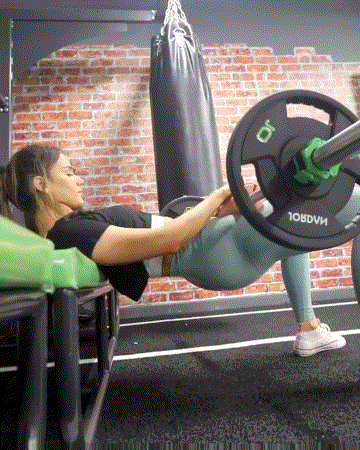 天使面孔，魔鬼身材，英国美女通过健身打造性感身材，令人羡慕