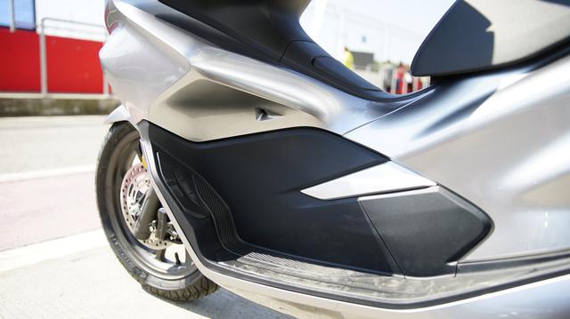 本田最新发布的PCX值不值2.699万元？咱们细节见真章