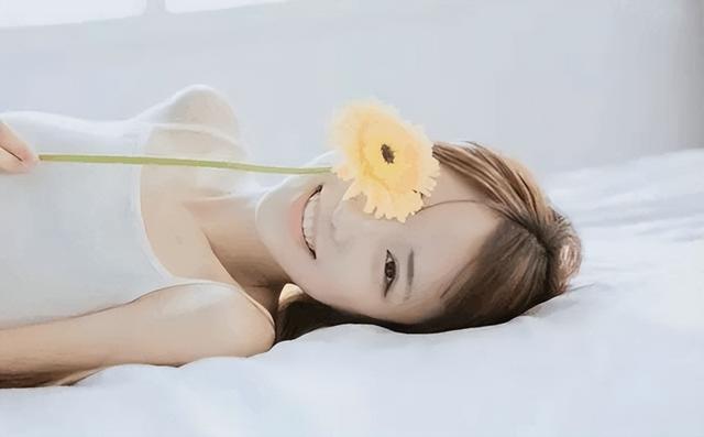 女性自己“用手”会怎么样？会不会破坏处女膜？