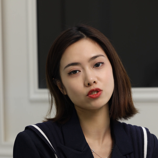 女人任何时候都会想要一枚钻戒~你呢？#武汉钻戒定制