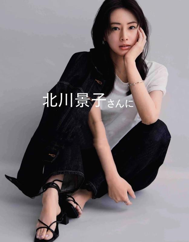 她常年稳居“日本最美女星排行榜”前三,一头短发仍成时尚圈宠儿