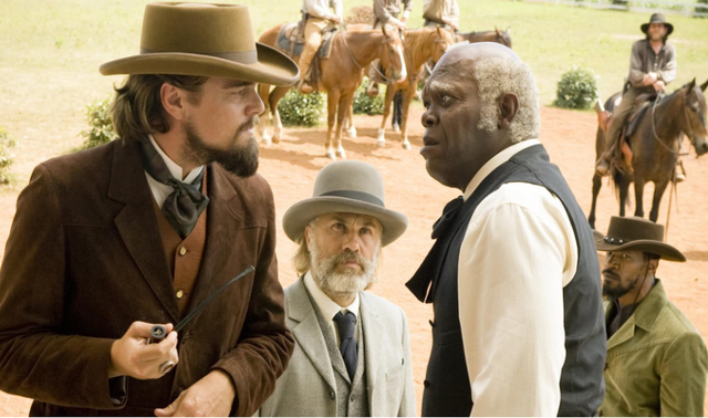 黑奴贸易时，白人为啥要把黑人衣服扒个精光，连遮羞布也不舍得给