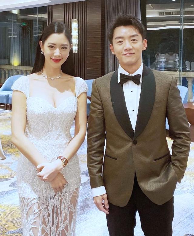 “亚洲第一美女”克拉拉每天秀运动照，但大家看的却是她完美身材