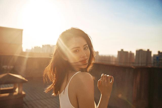 天台少女写真｜清透自然的唯美艺术照