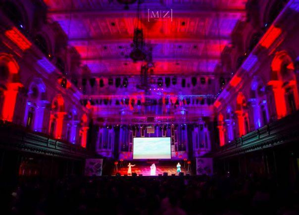 90后中国姑娘，在澳洲街头搞“事情”，竟然美哭外媒、惊动CCTV