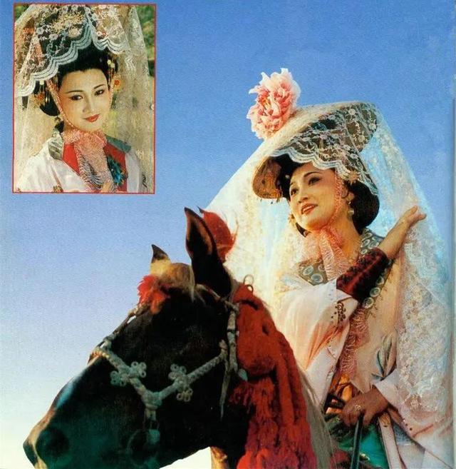 16位女明星骑马大PK！小枫唯美、刘涛好酷、左大玢最让人意外