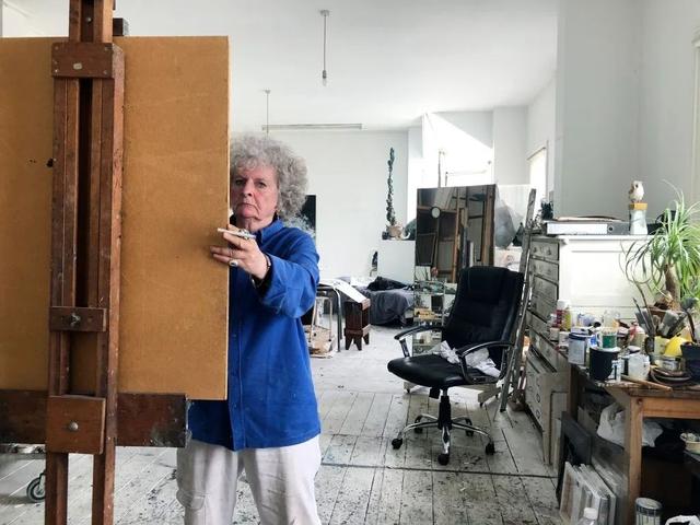 明星、超模都自愿素颜甚至裸体出镜,这位摄影大师究竟是谁?