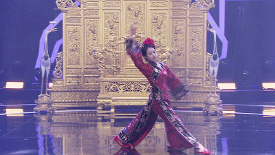 女星的一字马演绎：董璇笑称在甩秋膘，陈小纭可以劈到215度