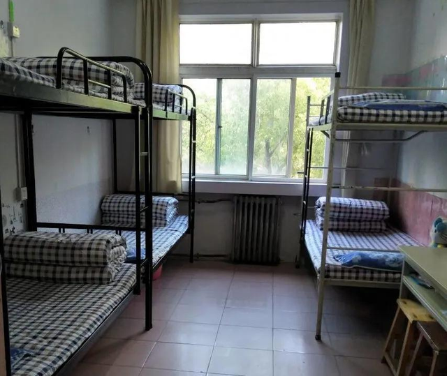 女研究生带母上学，最终宿舍自缢身亡：没有人愿意被脐带栓一辈子