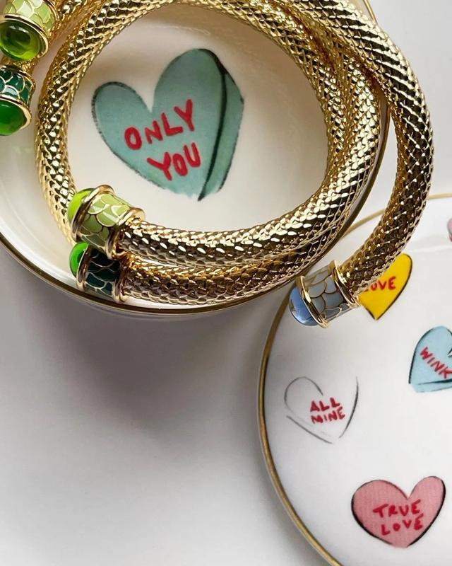 凯特、戴妃同款手镯，英国王室都爱的瓷器，情人节送礼大气有格调