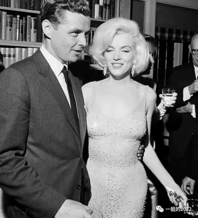 她是美国最性感的女人，36岁去世时一丝不挂，天妒红颜