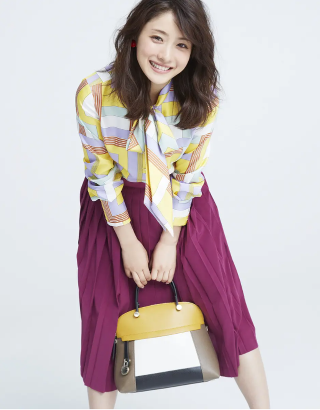 日本最美女星排行，佐佐木希那么漂亮才第九，第一拥有完美长相