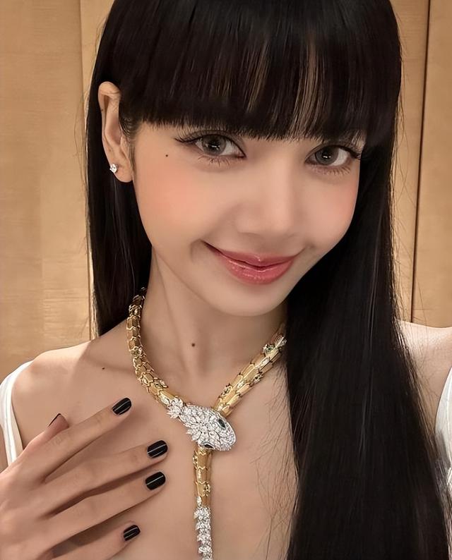 2022全球百大美女:Lisa也输了!网友眼里只看这位俄罗斯精灵美女