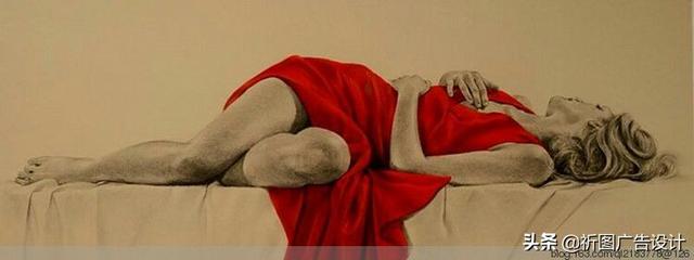 她的木炭粉彩画堪称一绝，性感素描将人体线条展现的性感迷人