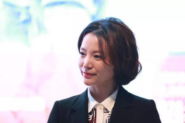 人前很清纯，人后却疯狂？这10位情史混乱的女星，才是“老司机”