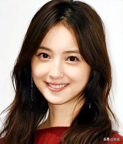 碰瓷刘亦菲还全网好评，姐这张脸真是集天地精华了吧