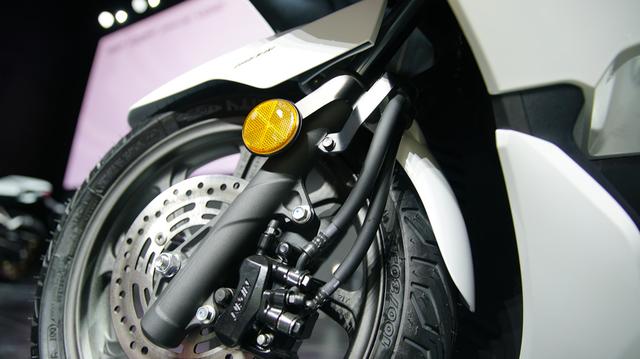 本田最新发布的PCX值不值2.699万元？咱们细节见真章