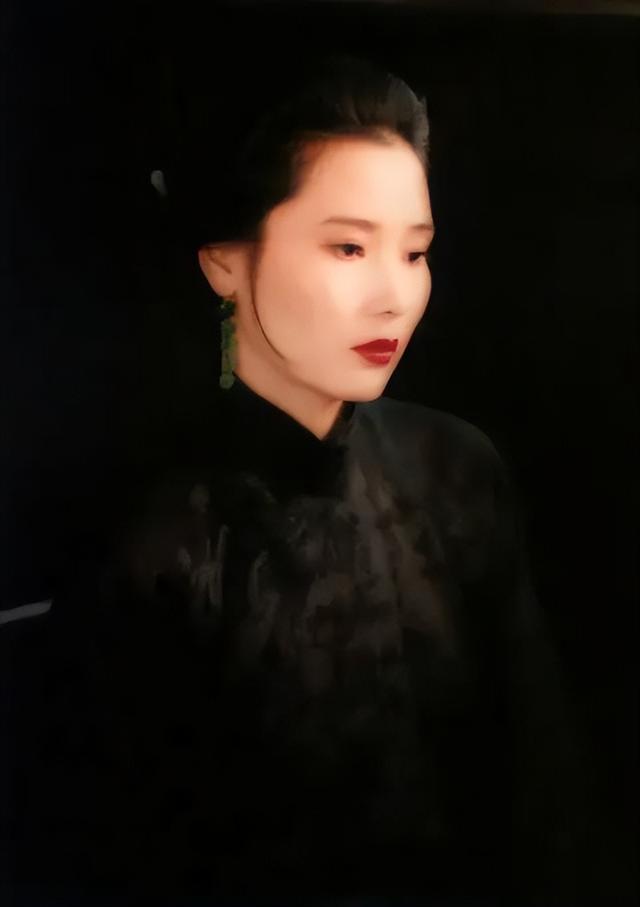 10位“一眼万年”女演员，个个美到窒息，有人靠一个角色吃一辈子