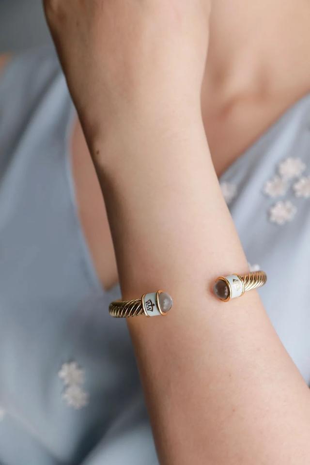 凯特、戴妃同款手镯，英国王室都爱的瓷器，情人节送礼大气有格调