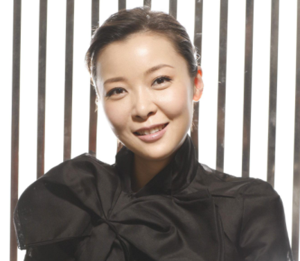 人前很清纯，人后却疯狂？这10位情史混乱的女星，才是“老司机”