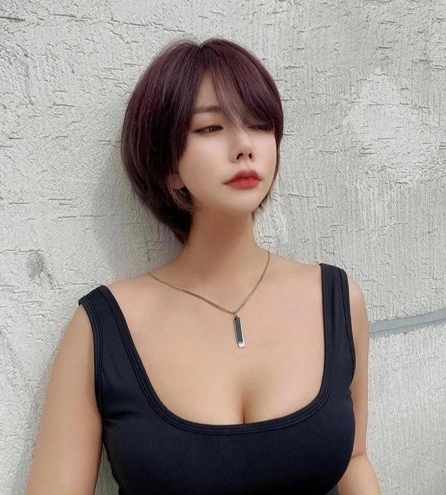 2022年剪短发不翻车的四款短发图册，适合任何脸型