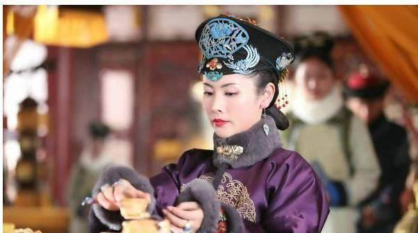 三十出头的蒋欣曾演15岁少女，和赵薇同岁的她却沦为妈妈专业户