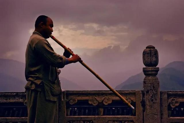 流量岁月里最美的一百首诗歌,献给擦肩而去的2020