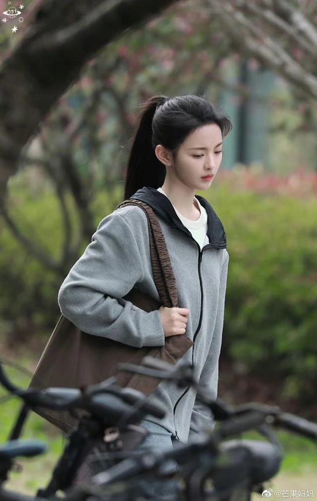 中国十大90后娱乐圈女顶流，十大美女排行榜