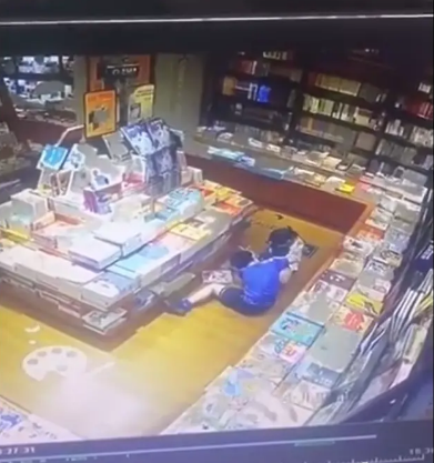 10岁男孩引诱5岁女孩不雅事件,家长拒绝道歉:孩子还小,闹着玩