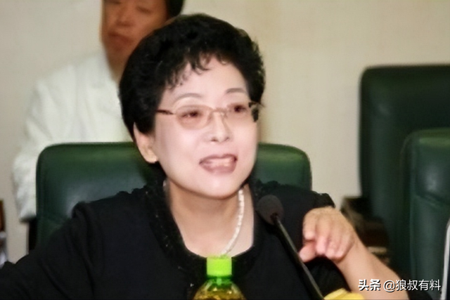 50万“最美屁股”,399万美容保健,5位女官“美容腐败”有多贪?