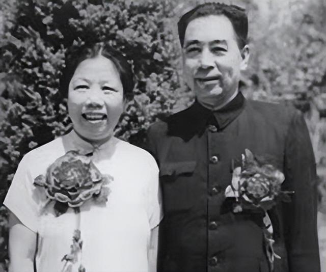 西方记者刁难:你见过世界最漂亮的女人吗?周总理硬气回应:见过