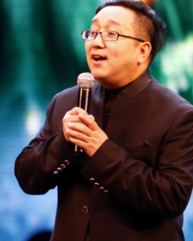 演员句号：再婚娶小11岁妻子，让丧子的岳父母不再流泪