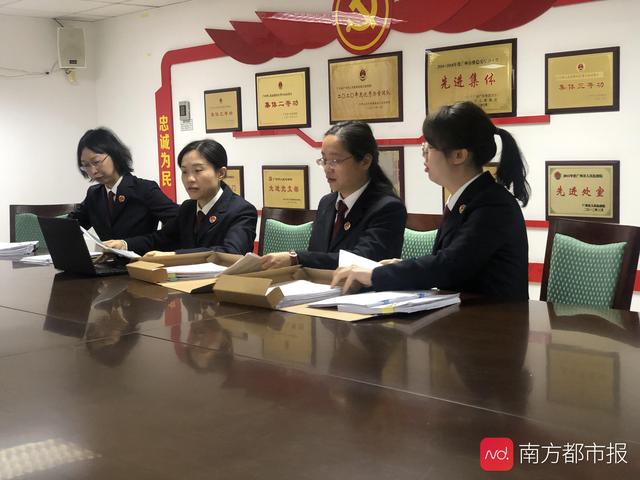 广州政法女干警扛起工作半边天，构筑平安广州靓丽风景线